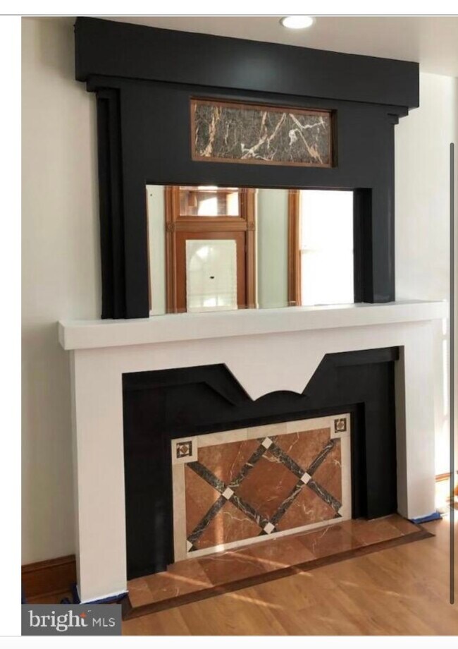 Living room - 39 Bryant St NW