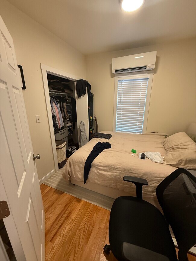 Photo - 527 E 3rd St Unit 2R