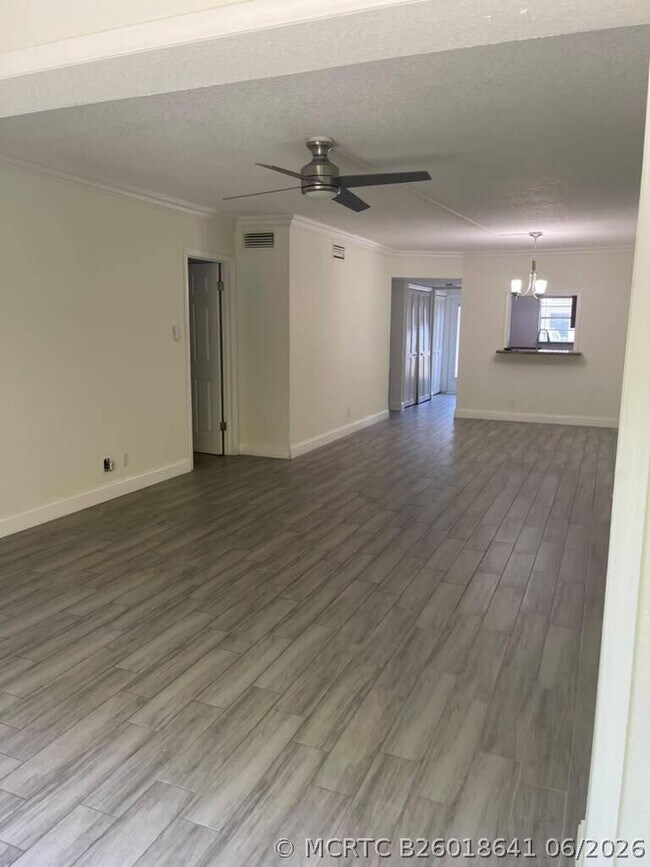 Photo - 2820 SW 22nd Ave Unit 211