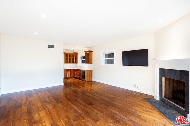 702 Pacific Ave