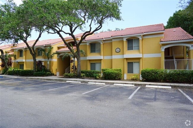 Building Photo - 2301 NW 33rd St Unit 111 Rental