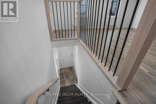 Photo - 268 JAMES St