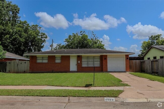 Building Photo - 4322 Tavenor Ln Rental
