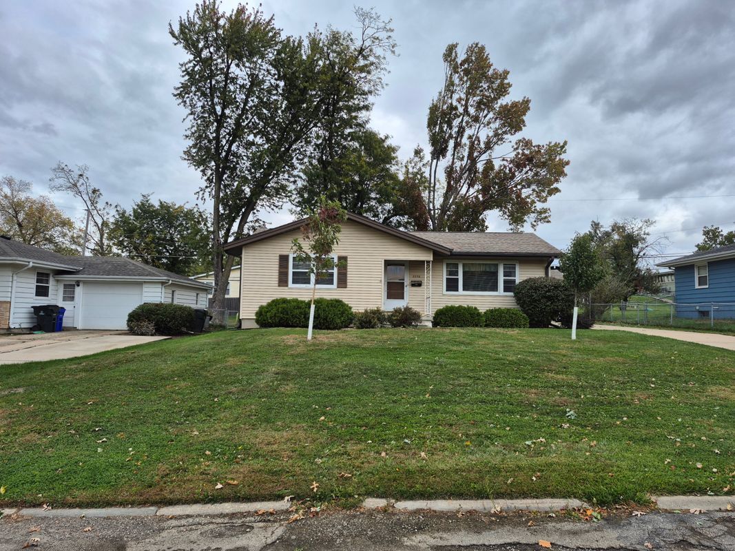 Photo - 2230 Evergreen St NE