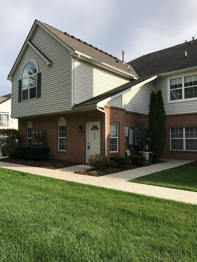 Photo - 668 Olde English Cir Condo Unit 38