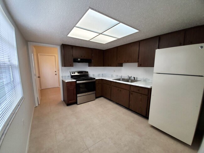 Photo - 3916 25th St W