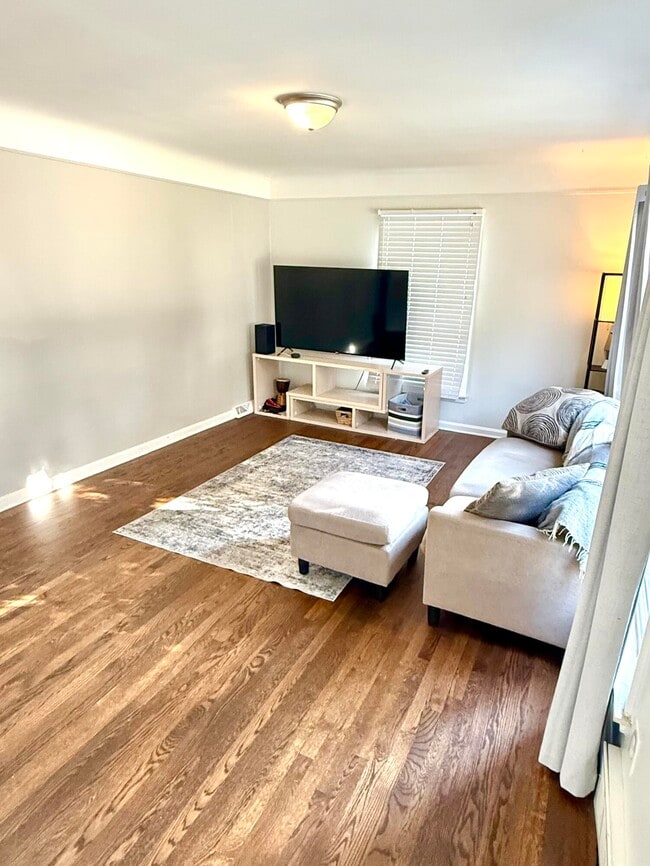 Photo - 1828 Thomas Ave