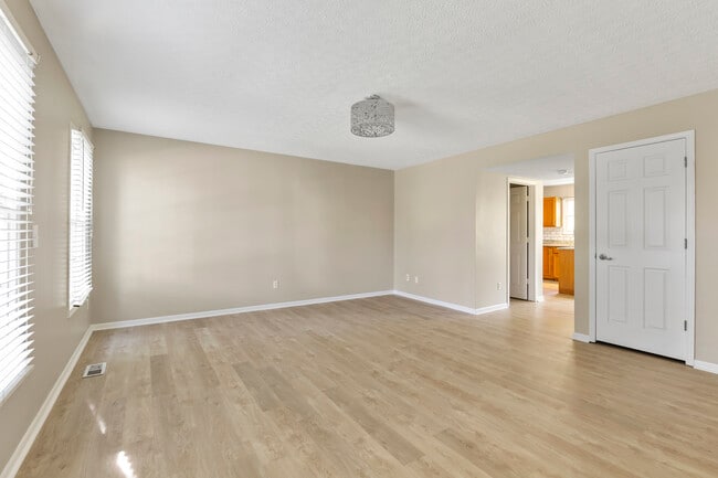 Photo - 5710 Silver Spurs Ln