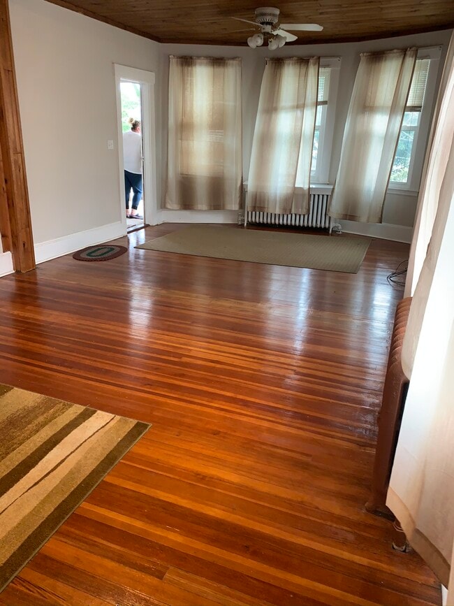Photo - 395 Farm St Apartments Unit 395