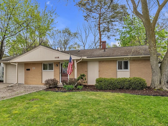 Photo - 1114 N Maple Rd
