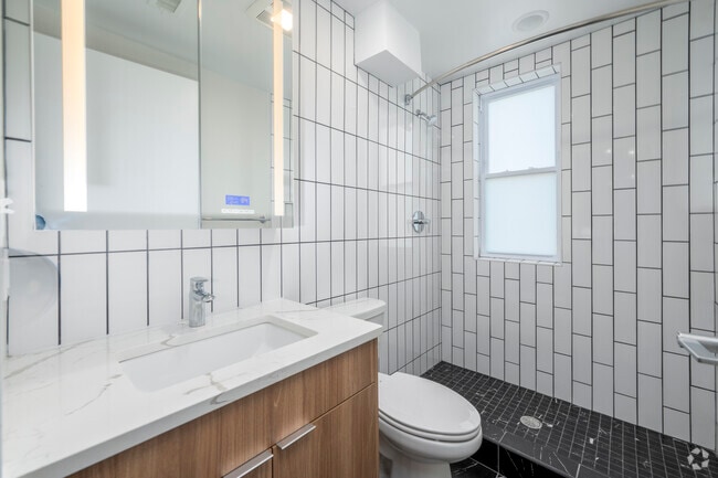 2BR, 2BA – 715SF - Bathroom