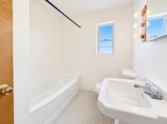 Photo - 7 Tompkins St Unidad C11