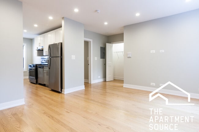 Photo - 516 W Cornelia Ave Unit 219