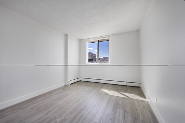 Bedroom - Signature Tower