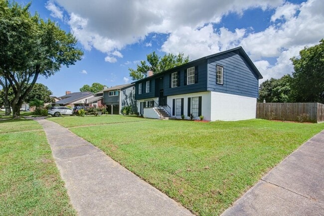 Photo - 402 Tresvant Dr