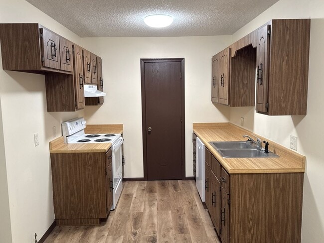 Photo - 3 Bedroom 2 Bath with Garage! South by Bat...