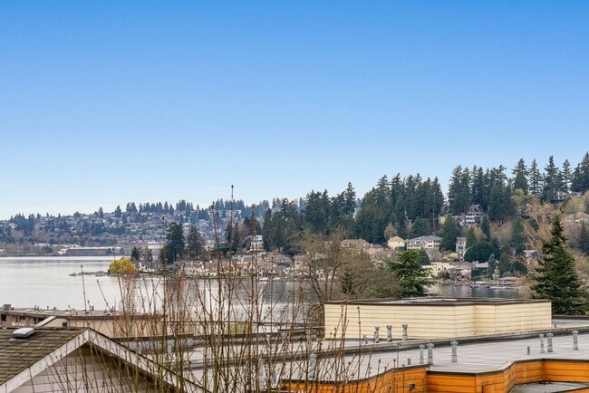 Photo - Coming soon - 2BR/1.5BA Condo in Kirkland