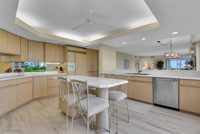 Building Photo - 20 Seagate Dr Unit 103 Rental