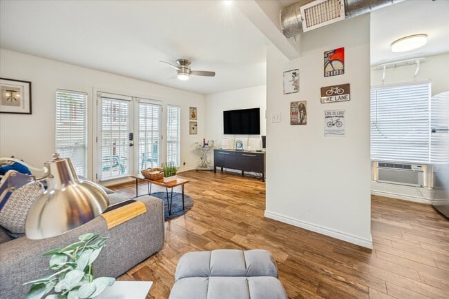 Photo - 1510 W 6th St Unit 109