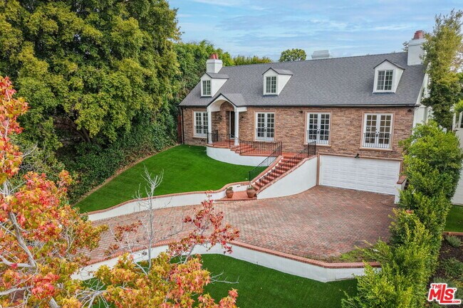 Photo - 500 Warner Ave