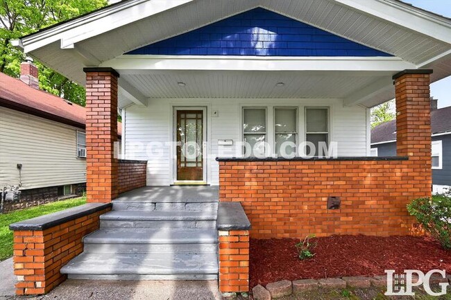 Photo - 4140 Caroline Ave