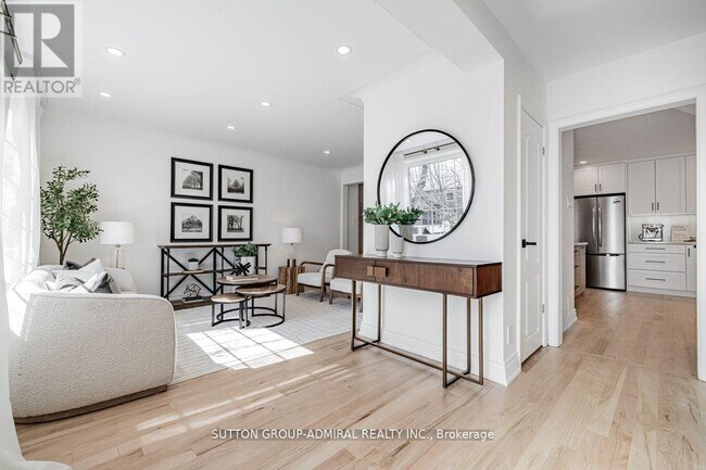 Photo - 248 Sandringham Dr.