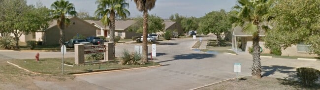 Photo - 404 Medina St