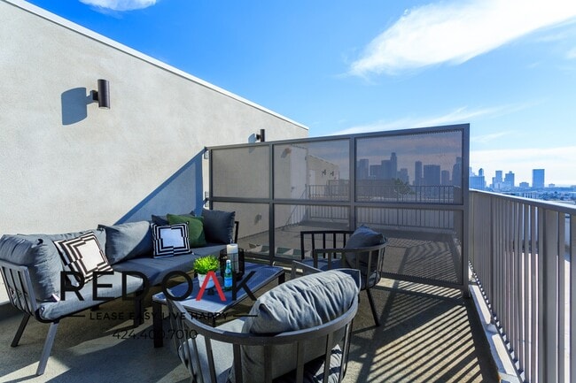 Photo - 1011-1013 Everett St Unit A-201