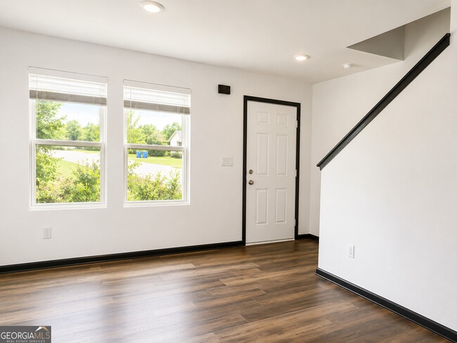 Photo - 105 Loblolly Ln