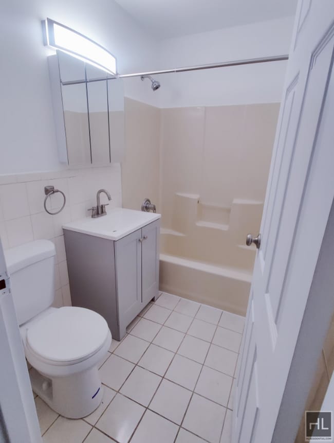 Photo - KEW GARDENS ROAD Unit 3