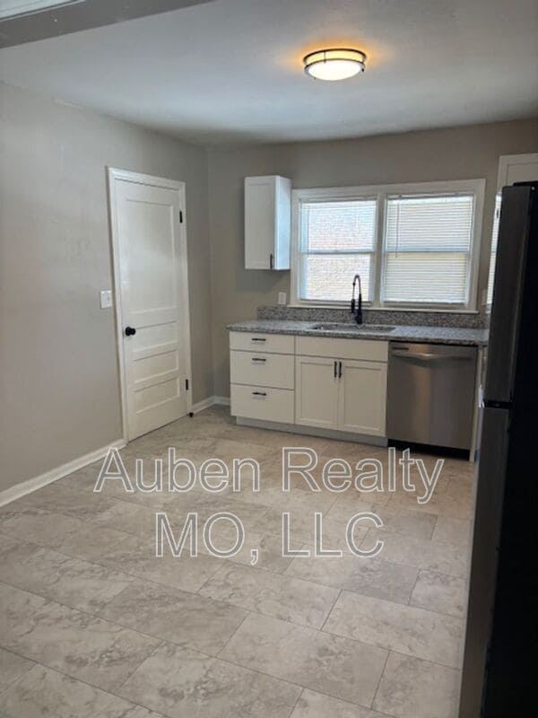 Photo - 10607 Richmond Ave