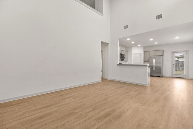 Photo - 117 New Hampton Wy