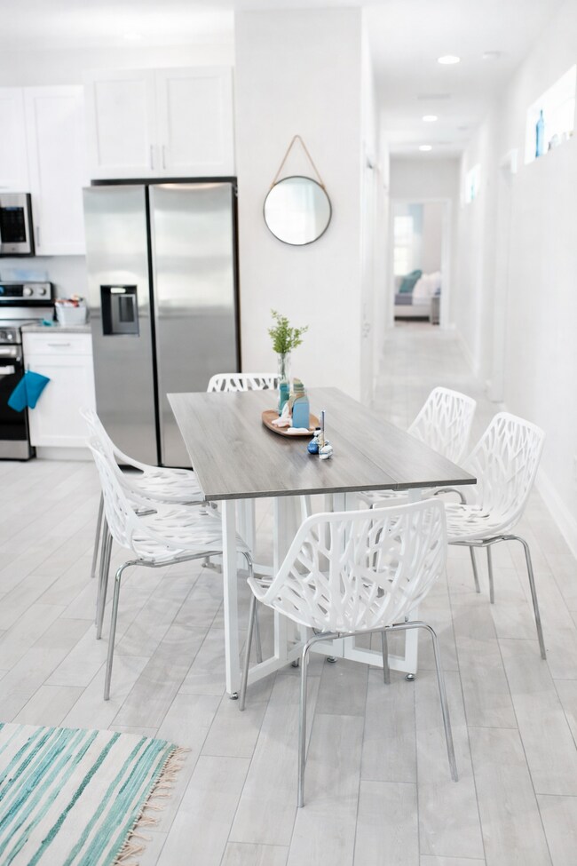 Photo - 2682 Nokomis Ave