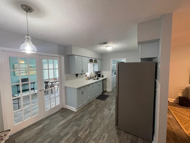 Photo - 250 Tropic Way