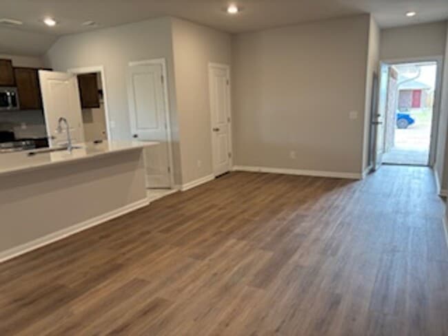 Photo - Newly Built!