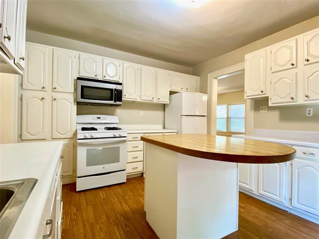 Photo - 3717 Throckmorton St