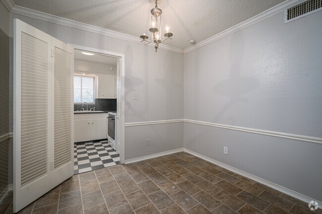 1BR, 1BA - 725SF