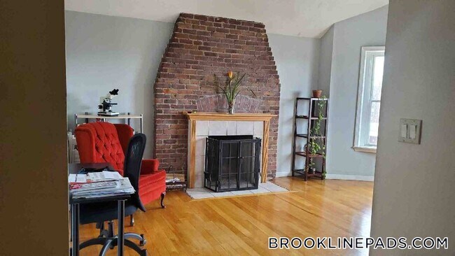 Building Photo - 154 Harvard St Rental