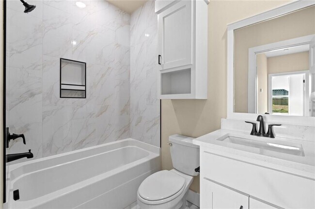 Photo - 1851 Utopia St