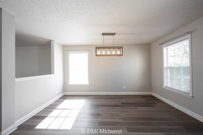 Photo - "Charming 3-Bedroom Home with 2.5 Baths and 2,125 Sq Ft in Greenfield, IN!"