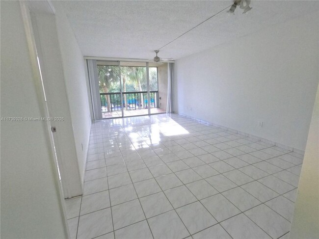 Building Photo - 10875 SW 112th Ave Rental