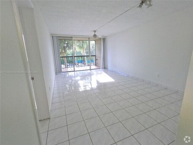 Building Photo - 10875 SW 112th Ave Rental