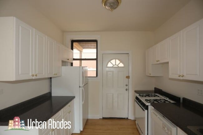 Photo - 822 W Waveland Ave Unit M00B