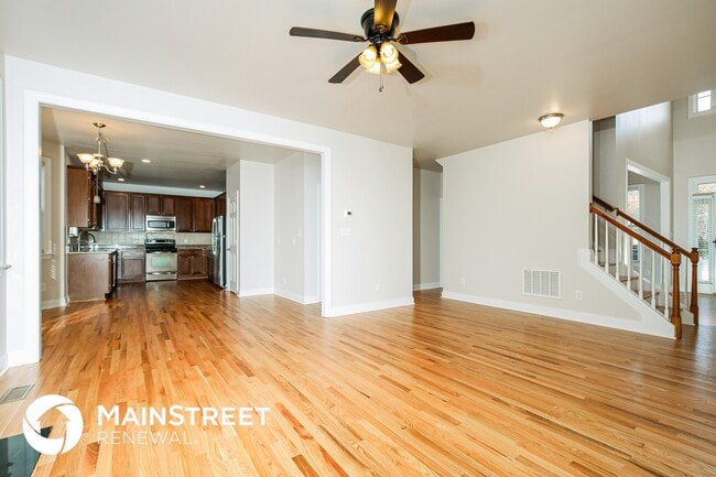 Photo - 165 Sutherland Dr