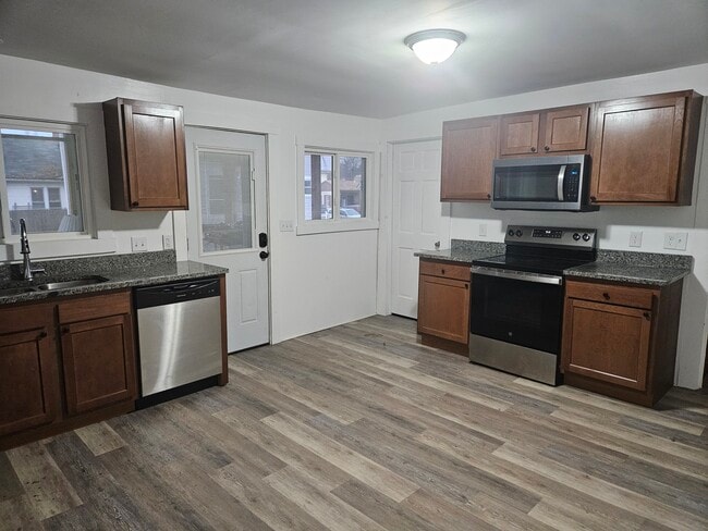 Photo - 229 Buckingham St