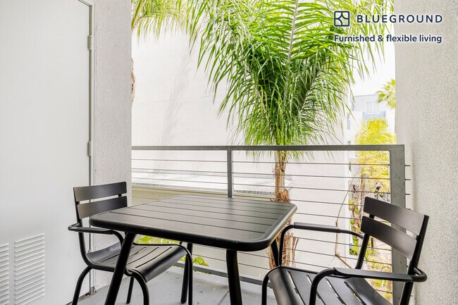 Photo - 5535 Westlawn Ave Unidad FL3-ID1325