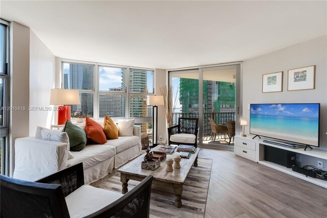 Building Photo - 1901 Brickell Ave Unit B1809