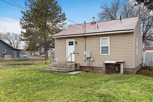 Photo - 635 Albion Ave