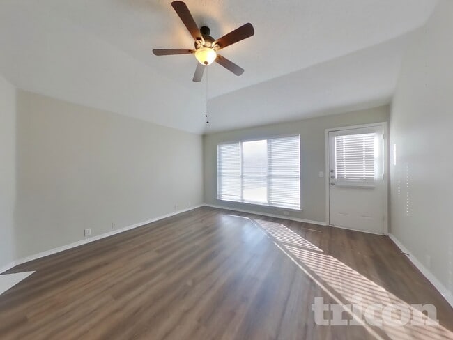 Photo - 4429 Spanish Oak Cir