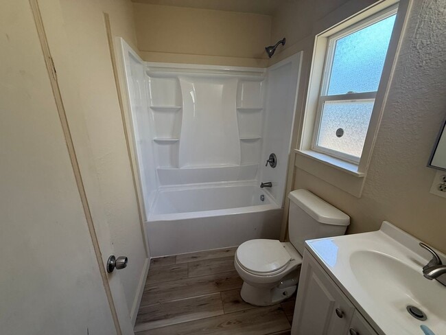 Photo - 2 Bedroom Unit in The Dalles For Rent